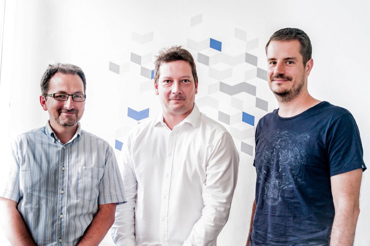 DataCollect-Geschäftsführer Radek Domansky, Michal Severa, 40-Prozent-Gesellschafter von DataCollect und Klaus Oberecker, Gründer und Geschäftsführer von Talk Online Panel und nunmehriger 60-Prozent-Gesellschafter von Data Collect.