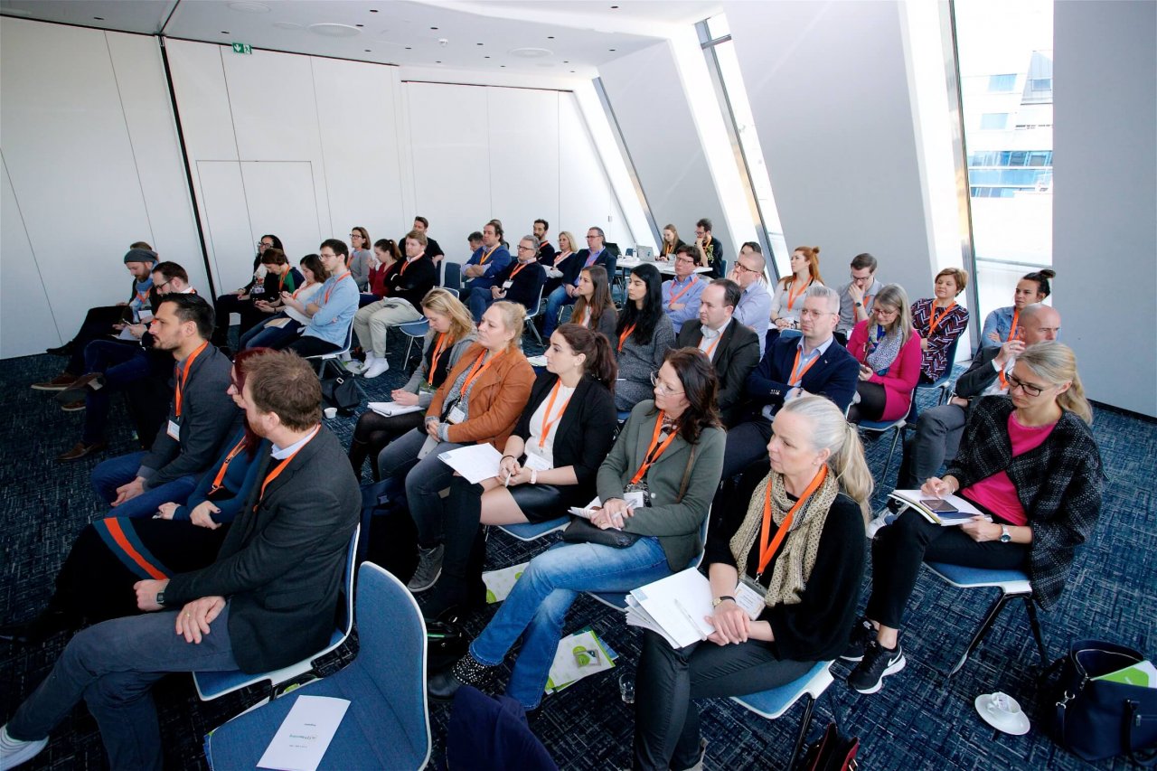 An den beiden Konferenztagen der JETZT Recruiting am 3. und 4. März 2020 vermittelten Digital-Recruiting- und Employer-Branding-Profis von Personaldienstleistern, HR-Abteilungen, Karriereplattformen und themenaffinen Start-ups, wie man die besten Köpfe für sein Unternehmen begeistert.