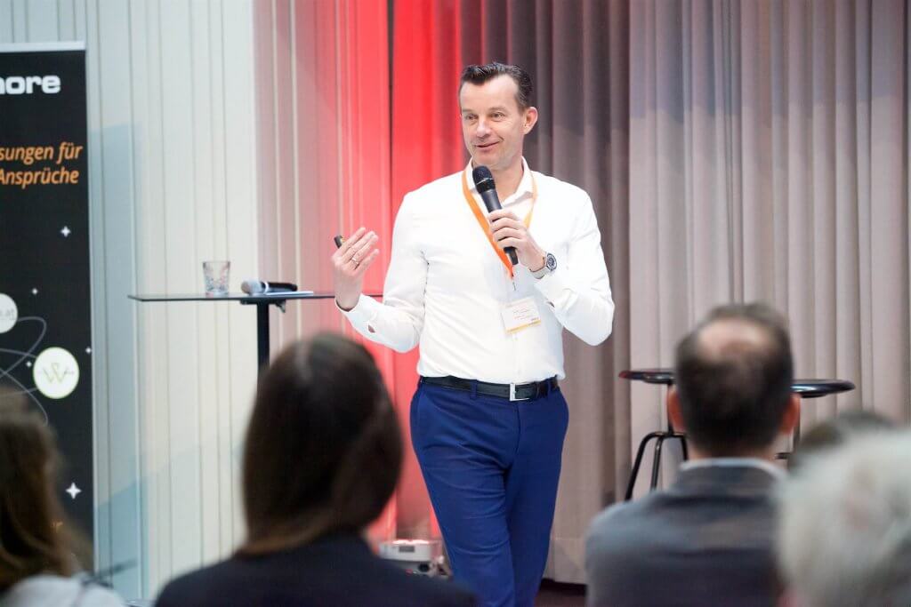 Gerhard Kürner, CEO von 506.ai, hielt im Rahmen der JETZT Conversion in Wien eine Keynote mit dem Titel „Data Based Success – Die Zukunft des Marketings“.