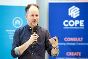 Michael Kornfeld, Gründer der E-Mail Marketing Academy und Gründer von dialog-Mail, präsentierte am Training Day der JETZT Conversion einen Workshop mit dem Titel „Optimierung für Newsletter von A bis – Best Practices, Beispiele und (richtig coole) Ergebnisse“.