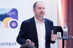 Rudolf Greinix von der VBV-Gruppe hat in den vergangenen Monaten viele Erfahrungen mit einem Podcast gesammelt. Bei der JETZT Audio zog der Leiter der Öffentlichkeitsarbeit der VBV-Gruppe eine erste Bilanz der Podcasting-Aktivitäten.