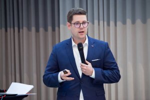 Thomas Leitgeb, Recruiting Specialist bei der Stieglbrauerei, berichtete in seiner Best Practice Keynote bei der JETZT Recruiting am 1. und 2. März 2023 in Wien von spannenden HR-Maßnahmen wie Speed Recruiting und Recruiting Bus.
