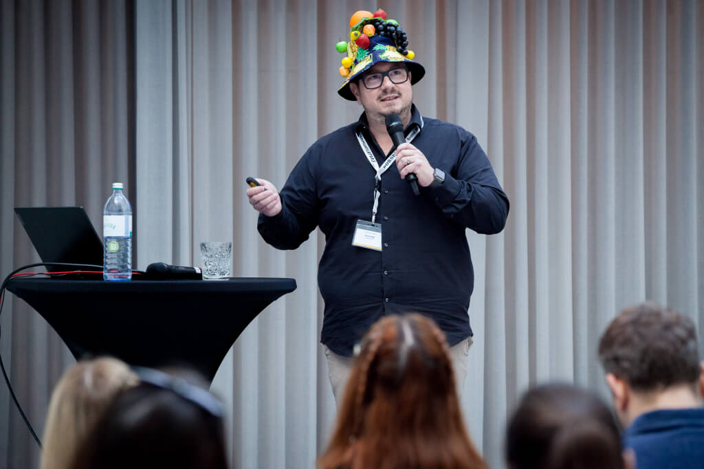 Armin Rogl, Founder der Agentur MediaBrothers, präsentierte bei der JETZT Social Media am 25. und 26. April 2023 in Wien eine Opening Keynote mit dem Titel „Job-Liebe auf den ersten Click“.