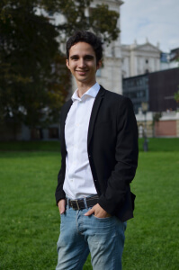 Julian Koßmann ist Growth Hacker und Software-Entwickler bei der Innovationsagentur TheVentury und unterstützt Startups sowie etablierte Unternehmen in Wachstumsfragen und bei der Skalierung. Beim JETZT KI Bootcamp am 4. Oktober in Wien ist Koßmann einer von drei Trainern.