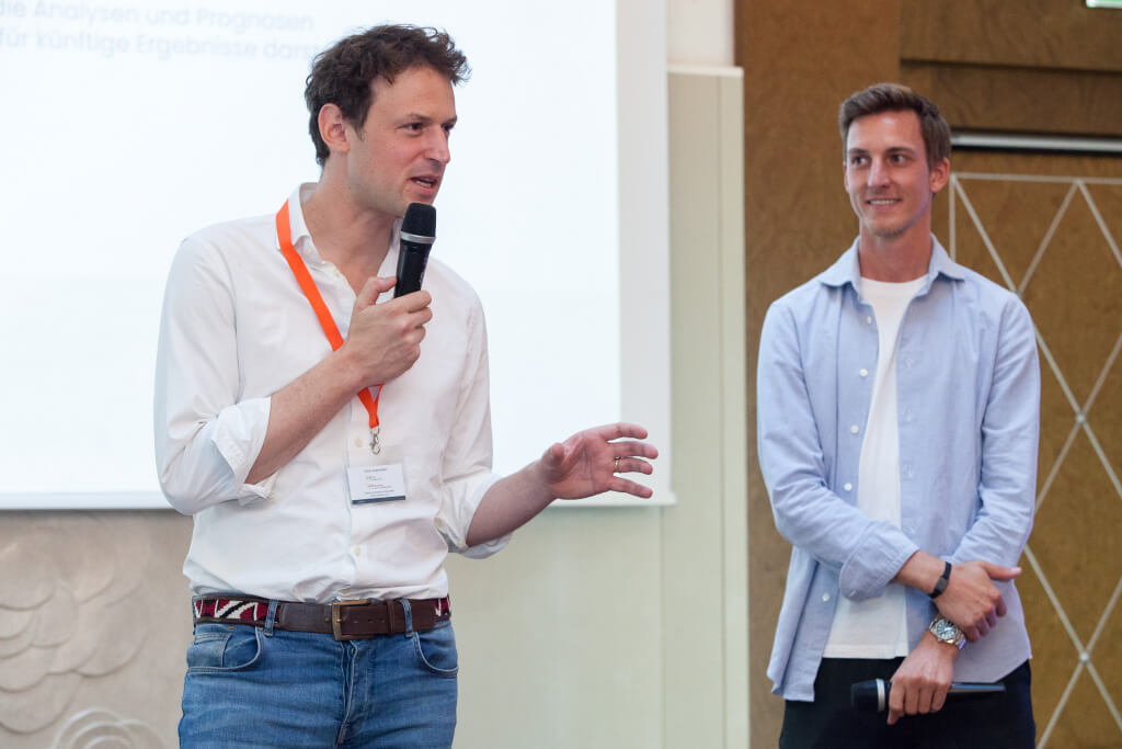 David Mayer-Heinisch, Founder von froots, ging bei der ForumF Konferenz gemeinsam mit Gregor Schlierenzauer, dem erfolgreichsten Skispringer aller Zeiten und Investor bei froots, auf das Themenfeld disruptive Modelle im Vermögensaufbau ein.