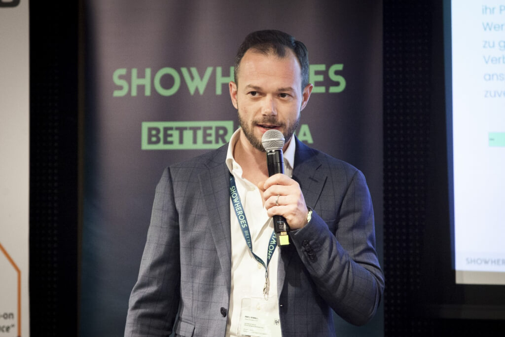 Fritz Strobl, Head of Sales bei den ShowHeroes, hielt bei der JETZT Branding eine Keynote mit dem Titel „Best Practice für Better Media-Strategien“.