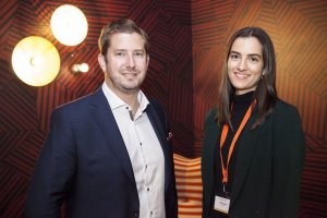 Thomas Schuster, Head of Sales bei austria.com/plus, und Joy Sendlhofer, Projektleiterin bei der oberösterreichischen Agentur artworx entführten die TeilnehmerInnen der JETZT Branding in die Welt der digitalen Sonderwerbeformen.