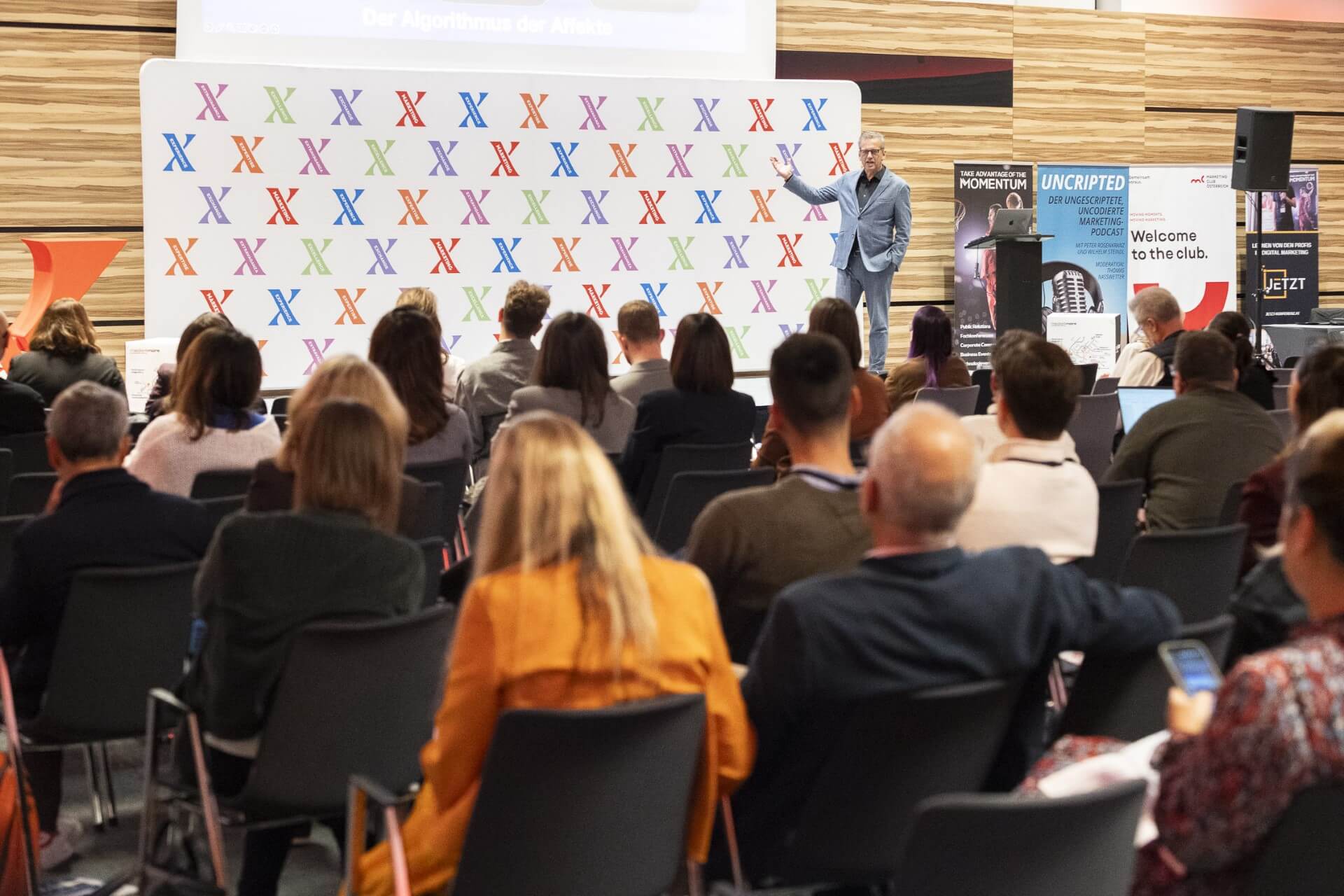 60 Speaker standen bei der MARKETING X am 15. und 16. Oktober 2025 mehr als 400 Konferenzteilnehmern gegenüber. Die nächste MARKETING X findet übrigens am 14. und 15. Oktober 2026 statt.