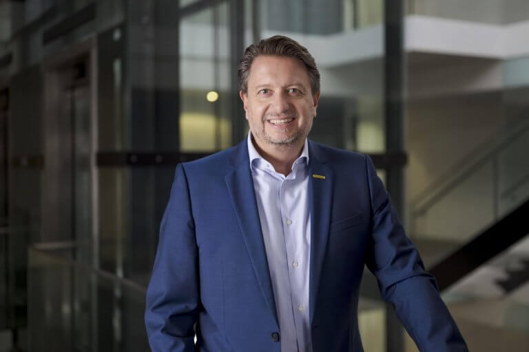 Armin Schlamp, Vice President Global Marketing & Communications Palfinger AG, hält beim B2B Marketing Forum am 23. April in Wien eine Keynote mit dem Titel „Vom Markenversprechen zur Nachfrage: Wie Palfinger Positionierung in Performance übersetzt“.