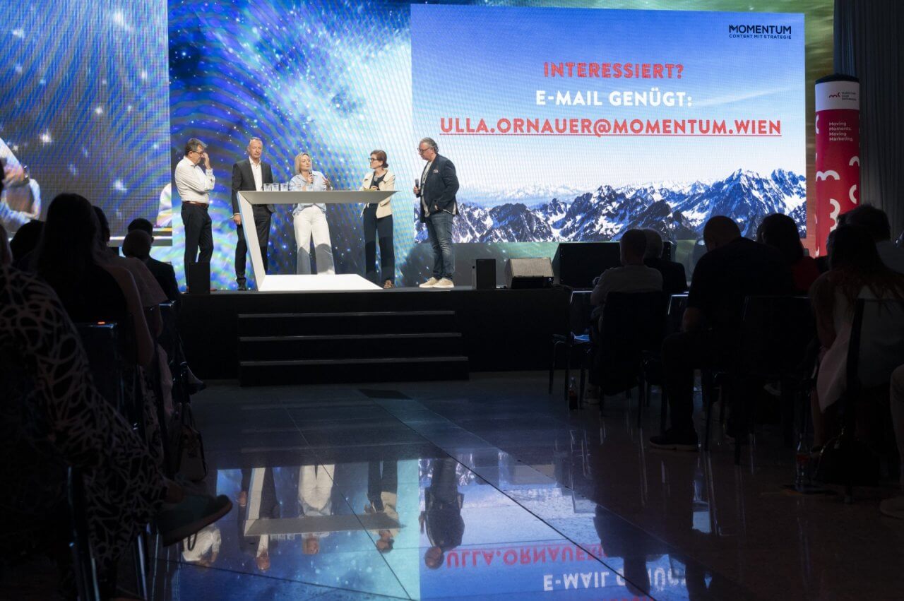 Über künftige Entwicklungen der Werbeausgaben in Österreich bis zum Jahr 2030 diskutierte am Marketingtag am 8. Juni in Wien ein Podium mit Unternehmensberater Wolfgang Frick, Josef Almer (ÖBB-Werbung), Verena Kehr (Mediaplus) und Katharina Peyker (Skidata) unter der Moderation von Maximilian Mondel (MOMENTUM Wien)