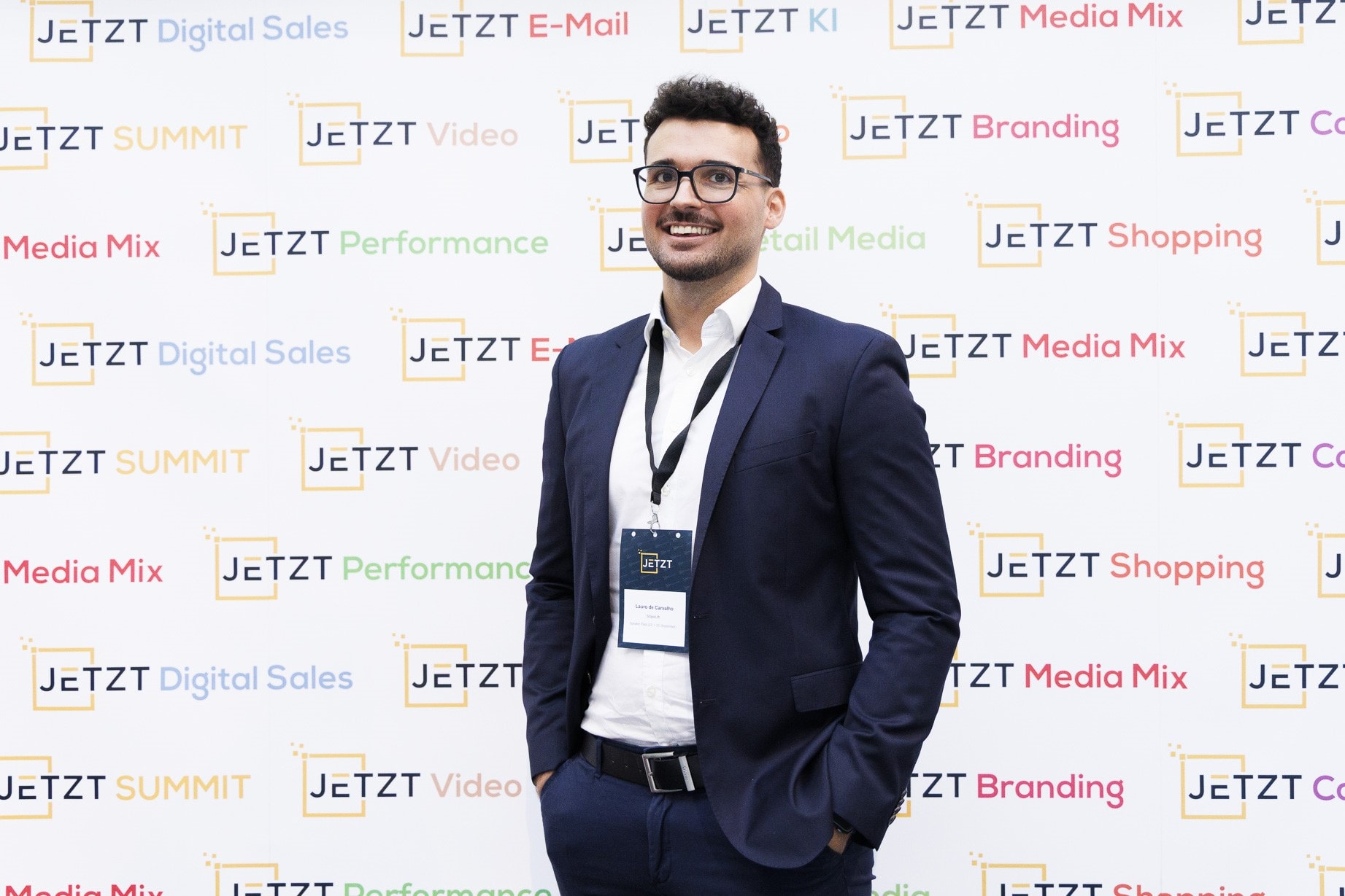 Lauro de Carvalho, Teamlead Data bei der Agentur SlopeLift, ging in seinem Vortrag bei der JETZT Data Driven am 22. und 23. September 2026 in Wien auf das Thema „Augmented Analytics im Marketing-Ökosystem: Wie AI-Agenten die operative Exekution abteilungsübergreifend skalieren“ ein.